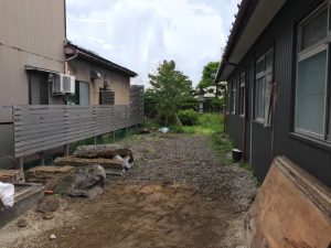植栽と物置を撤去した後の写真