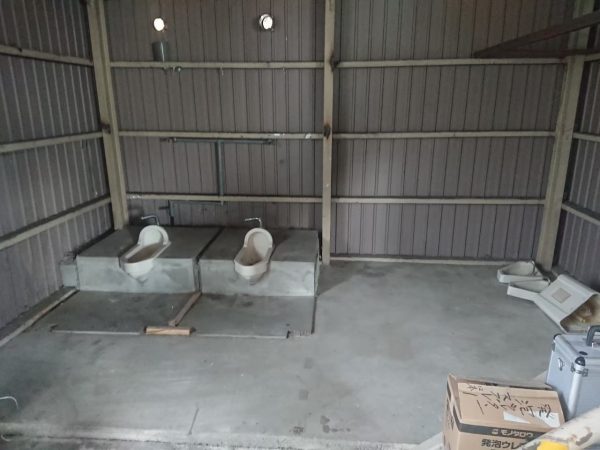 内部解体工事中2
