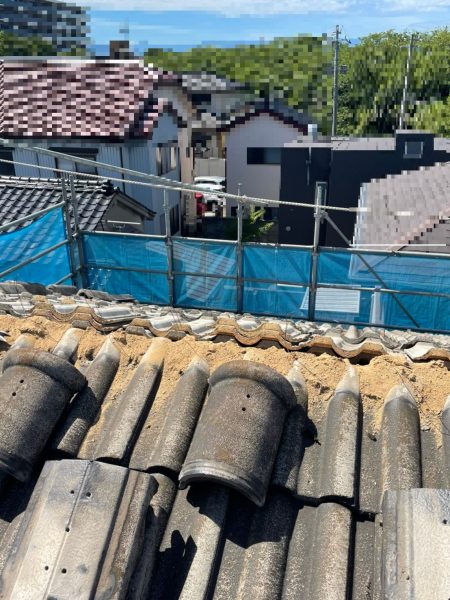 解体工事の養生シートと足場の役割（富山市の住宅）6