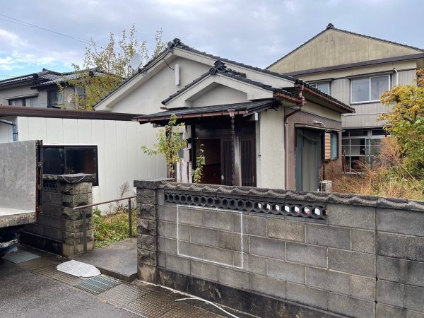 解体工事前の富山市の住宅１