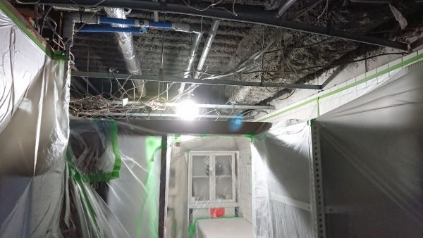 富山市のアスベスト解体屋EIKI Inc. アスベスト養生作業