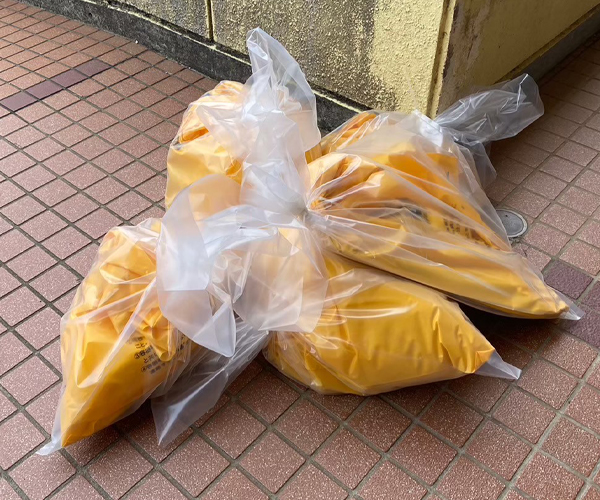 二重梱包されたアスベスト用廃棄袋
