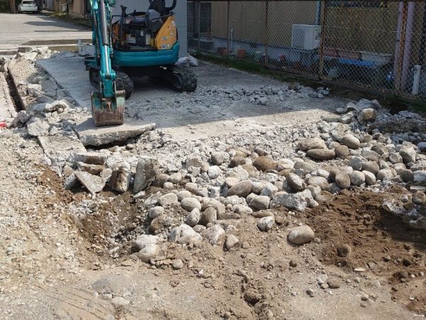 富山県の株式会社エイキ　斫り工事