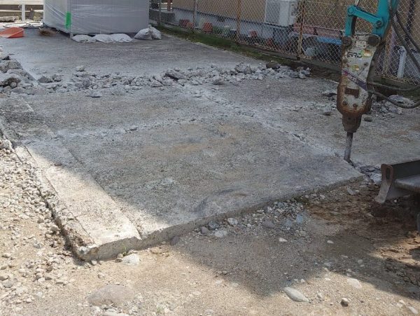 富山県の株式会社エイキ　斫り工事